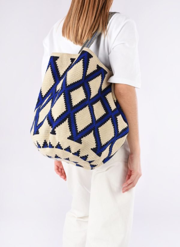 wayuu tote bag handmade in colombia mochila crochet